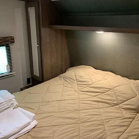 Golden Riverfront Campground Ξενοδοχείο Εξωτερικό φωτογραφία